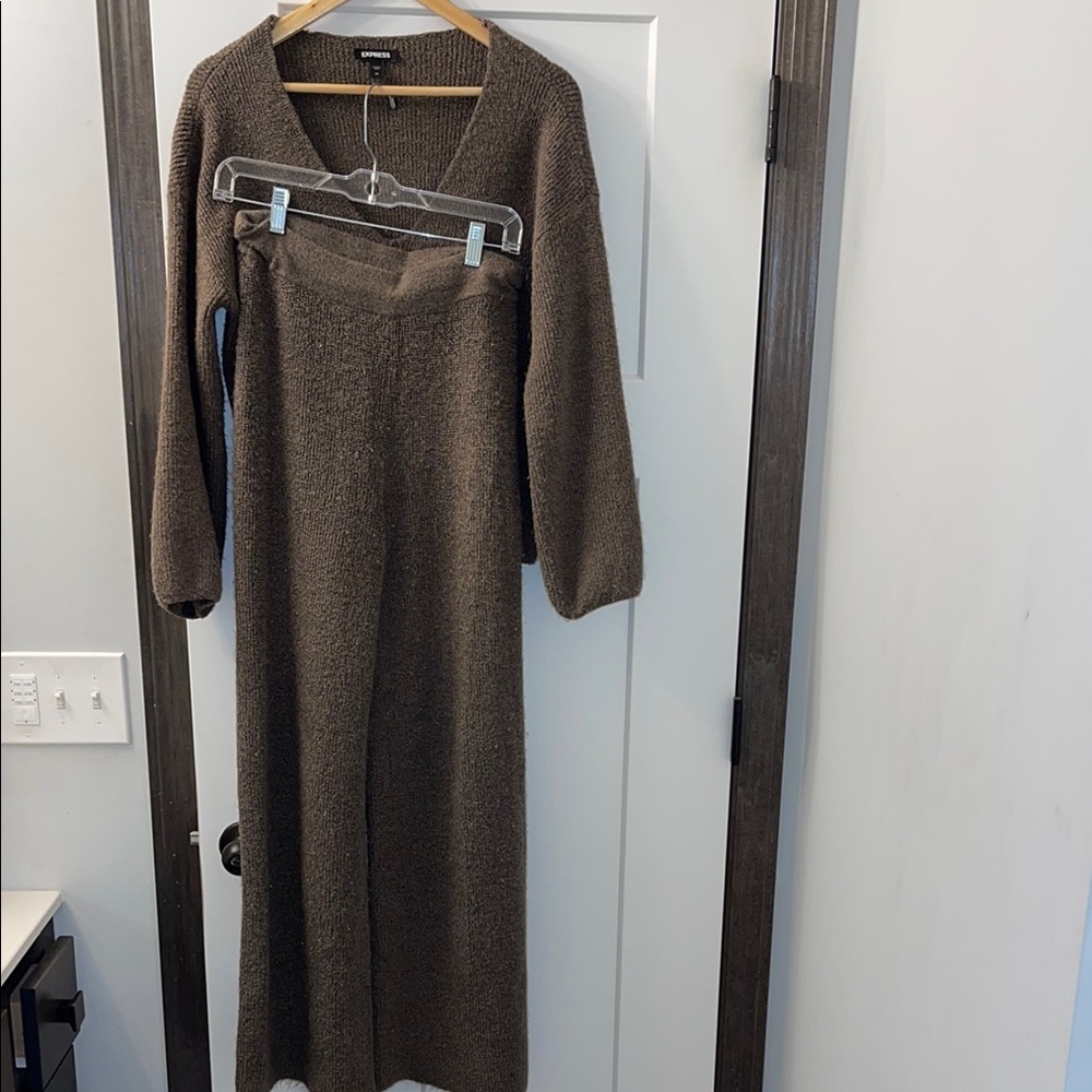 EXPRESS HIGH WAISTED SWEATER WIDE LEG PANTS & PUFF SLEEVE V-NECK SWEATER SET
